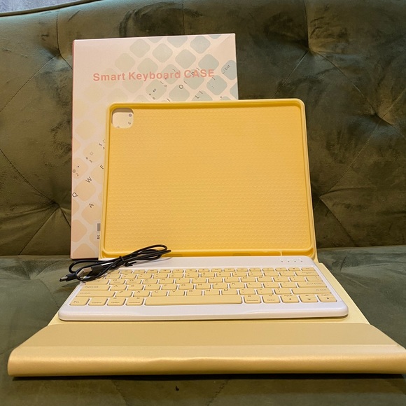 Brand New 2022 iPad Pro 12.9 inch 6th 5th 4th 3rd Generation Keyboard Case Cute - Picture 3 of 5
